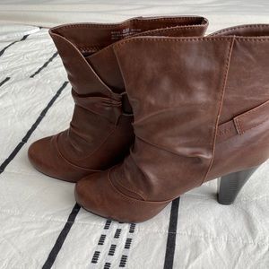 New attitude brown boots